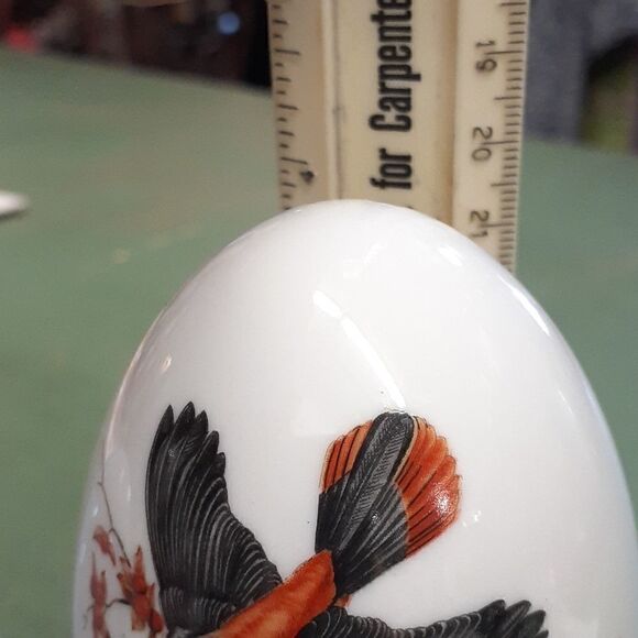 Vintage 1984 AVON Egg - Autumn Brings Magic Changes - Picture 4 of 5